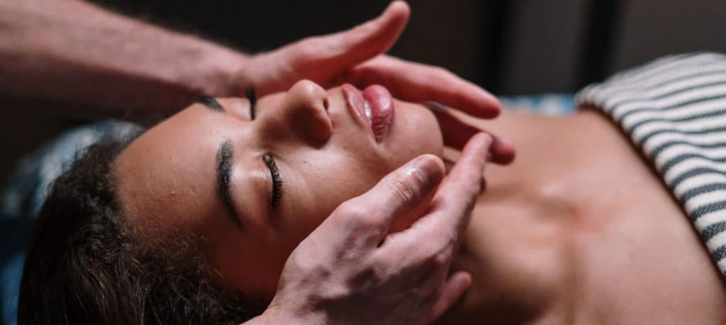 5 raisons d'utiliser l'huile de CBD pour un massage